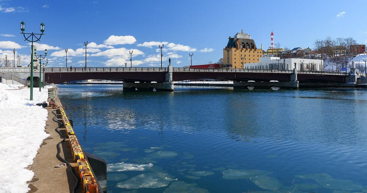 幣舞橋（ひとり旅の釧路を象徴する橋）